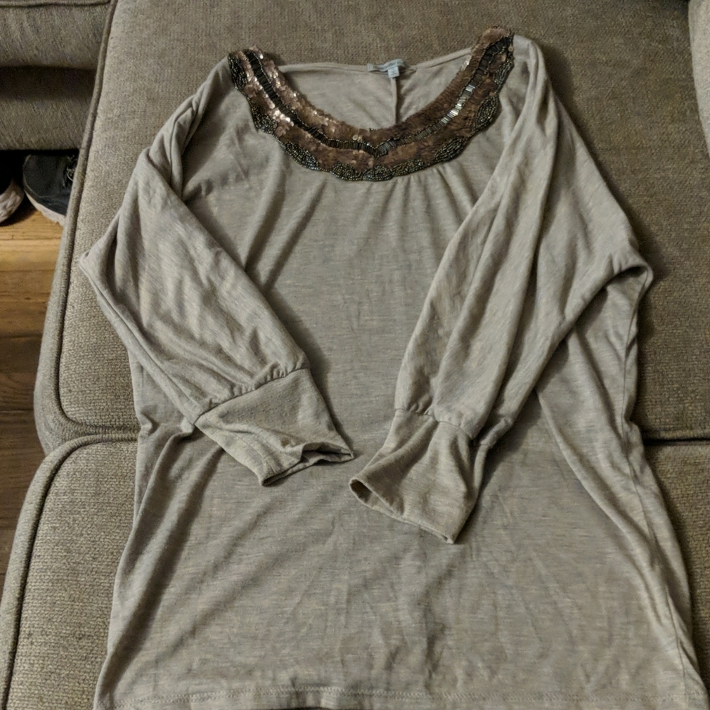 Blouse with beaded collar